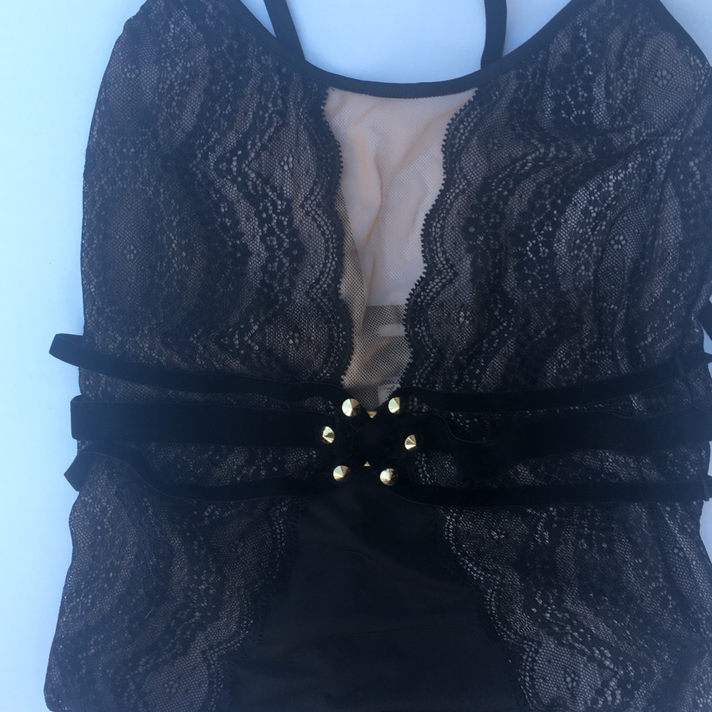 FOR LOVE & LEMONS 🍋 EVIE LACE BODYSUIT - Picture 5 of 6